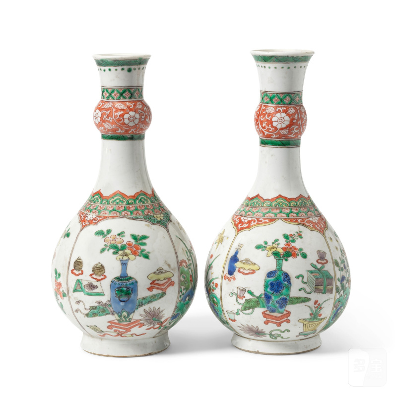 清康熙 五彩花卉紋瓶兩件 | A NEAR PAIR OF FAMILLE VERTE GUGLET VASES - 图2